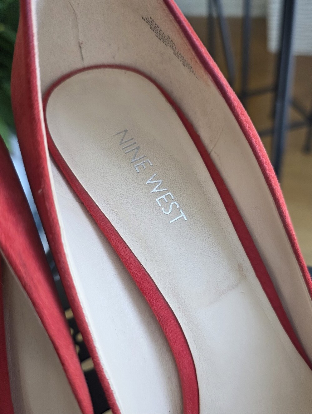 Nine West Red Suede Pointed Toe Heels Women’s Size 9 - Picture 4 of 6